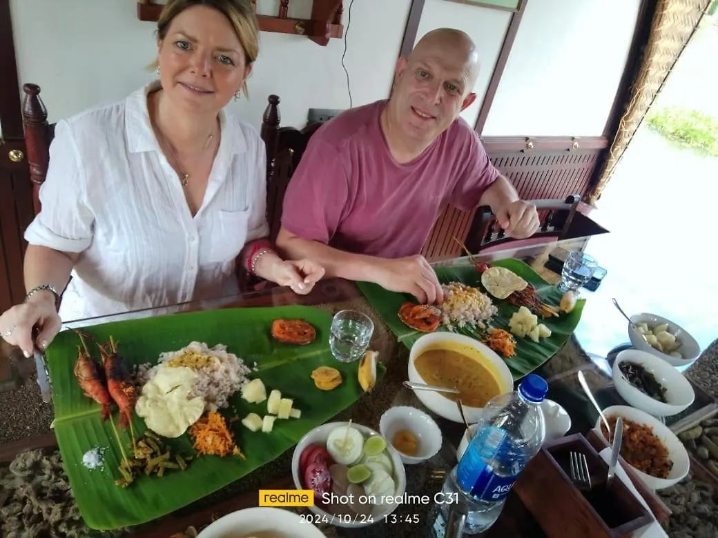 Thara'S Houseboat Hotel Alappuzha Botel