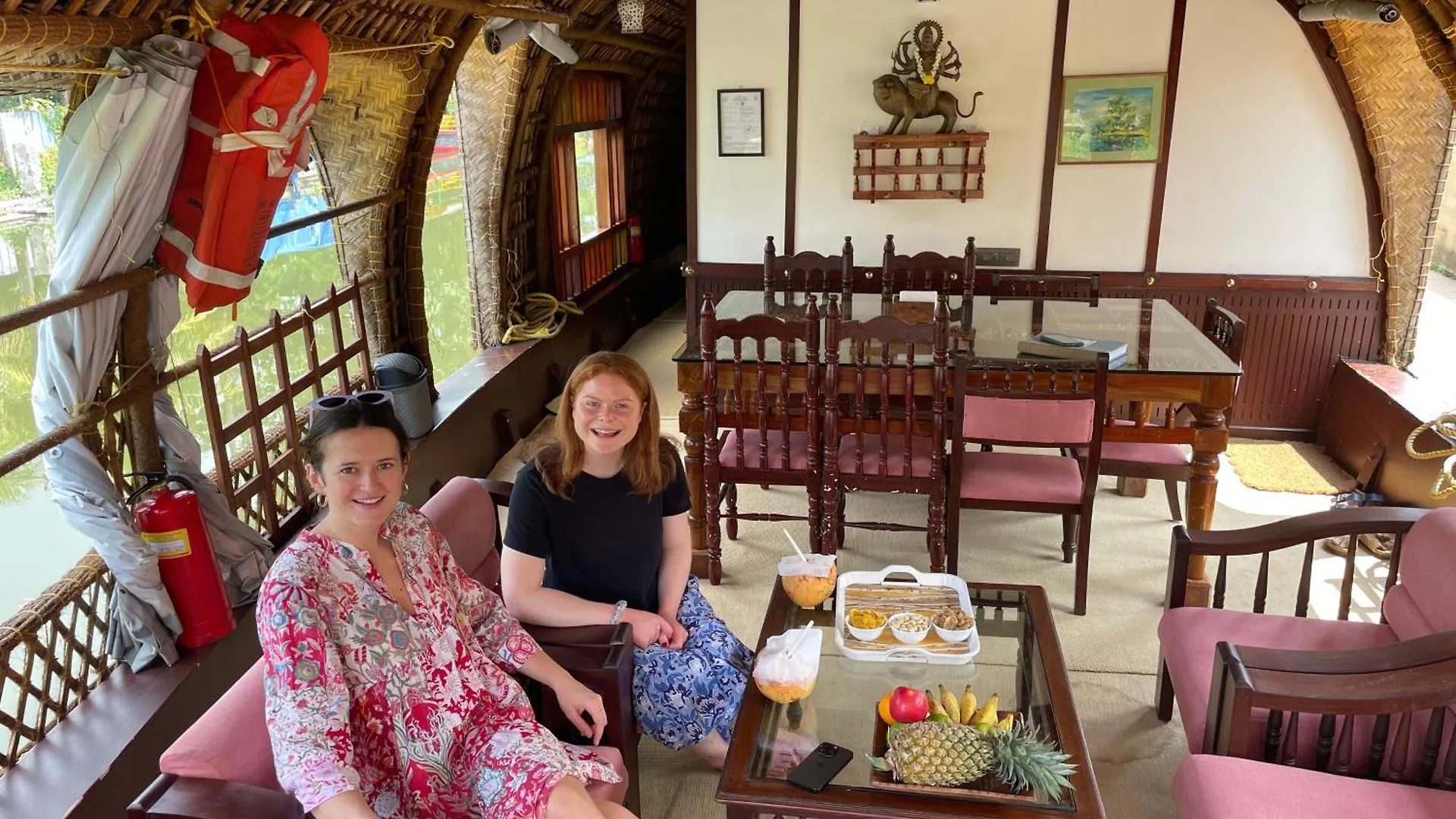 Thara'S Houseboat Hotel Alappuzha