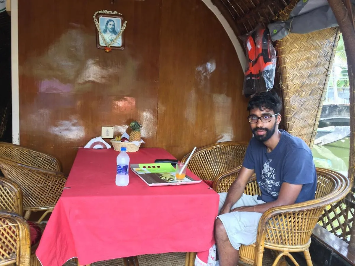 Thara'S Houseboat Hotel Alappuzha 0*,
